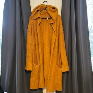 FREE PEOPLE!! Oversized hooded cardigan. Super soft and warm!